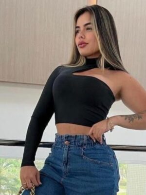 Cropped Feminino Uma Manga com Gola