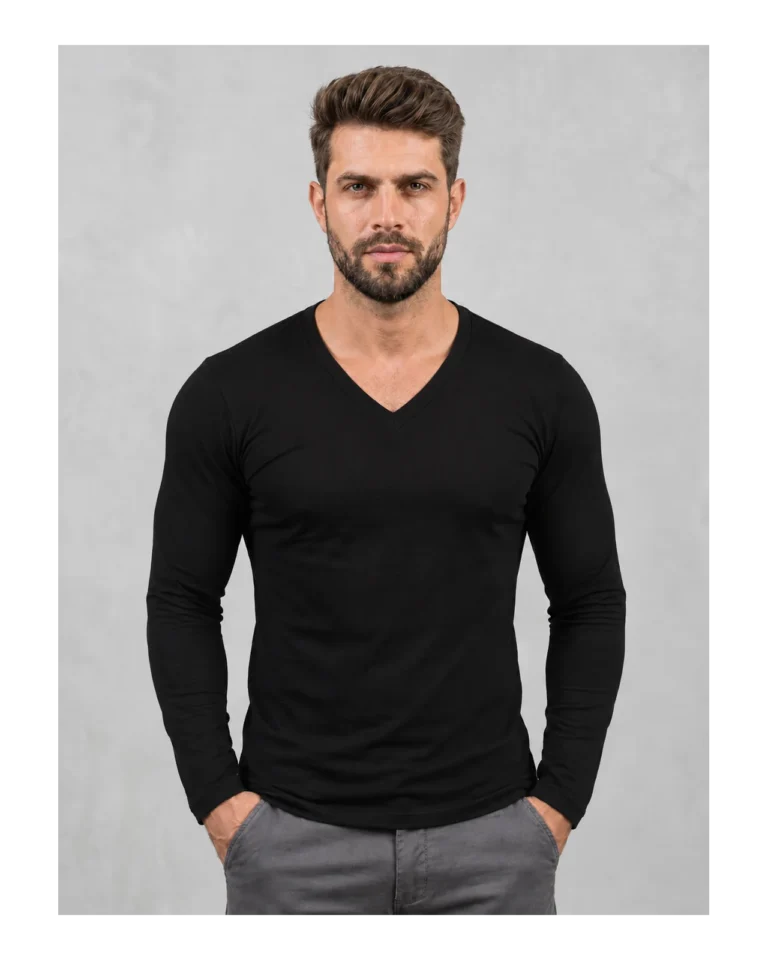 Camiseta masculina Sjons de manga longa e gola V médio na cor preto, vista frontal.